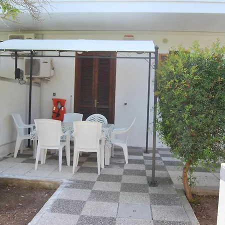 Apart-hotel Borgo Latino- Localo 3*