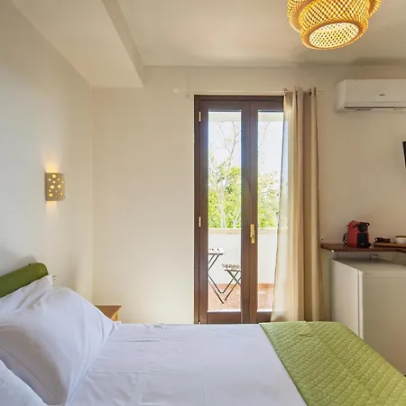 Aparthotel Borgo Latino- Localo