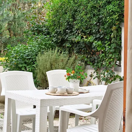 Borgo Latino- Localo 3* Torre dell'Orso