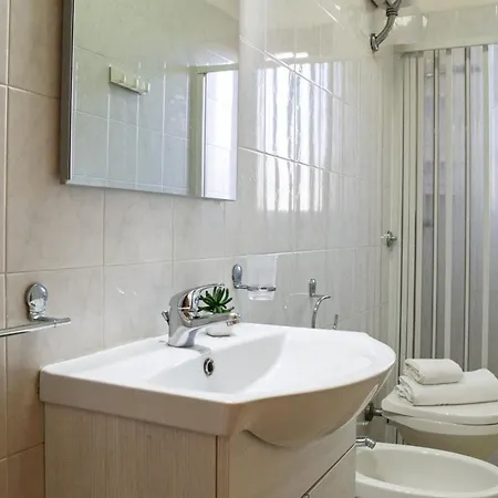 Borgo Latino- Localo 3*
